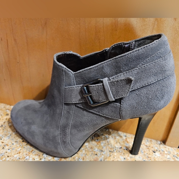 Alfani Solid Ankle Boot Size 7.5 - Picture 4 of 9